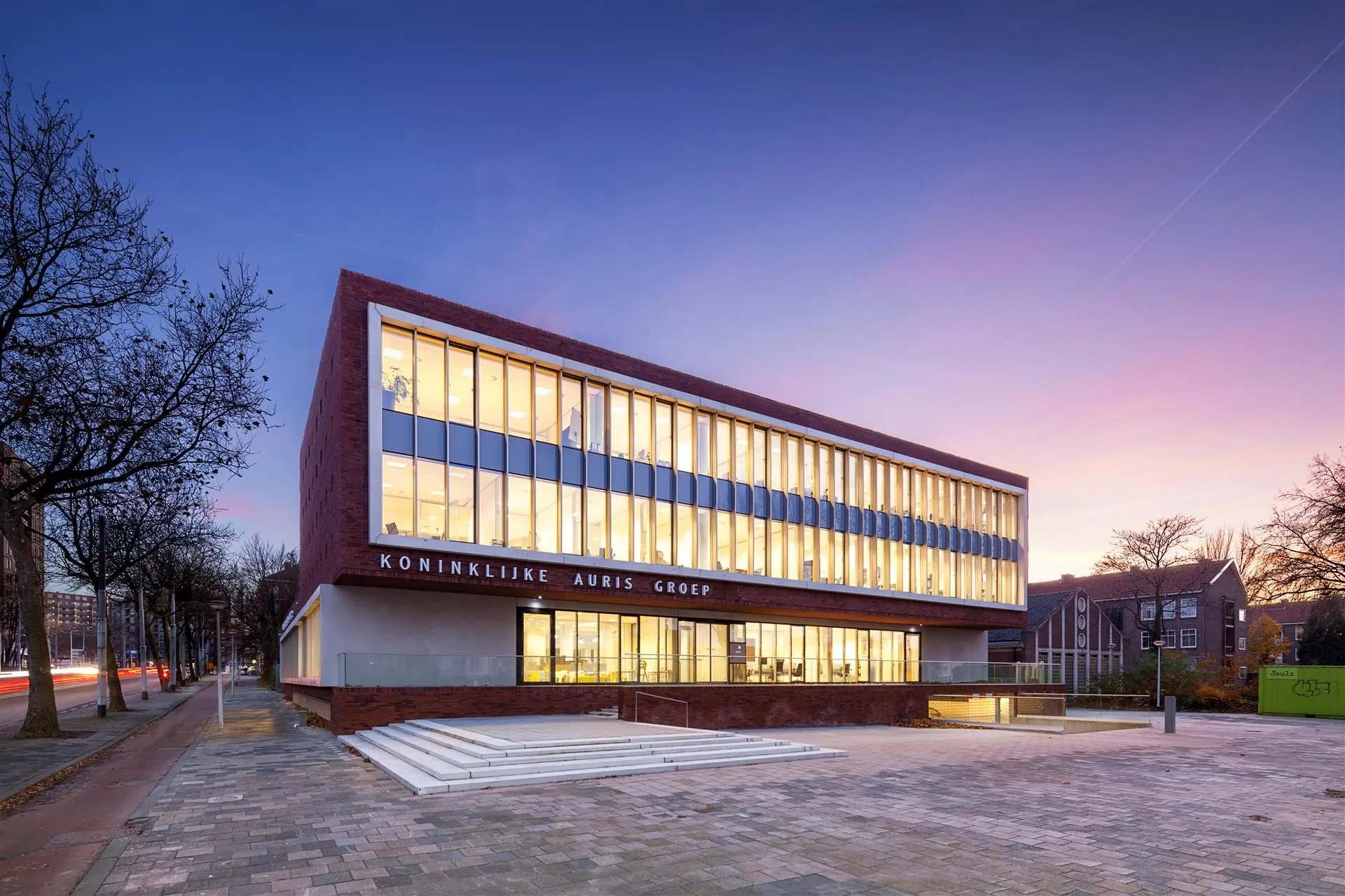 5f0c18c4-14a0-4b96-bb0f-52d984bf0432